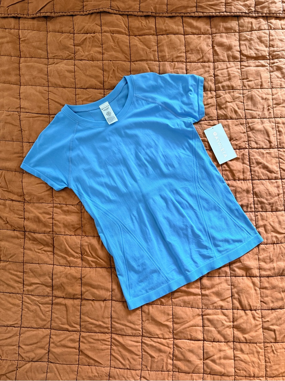 Athleta Momentum Seamless Tee Size M